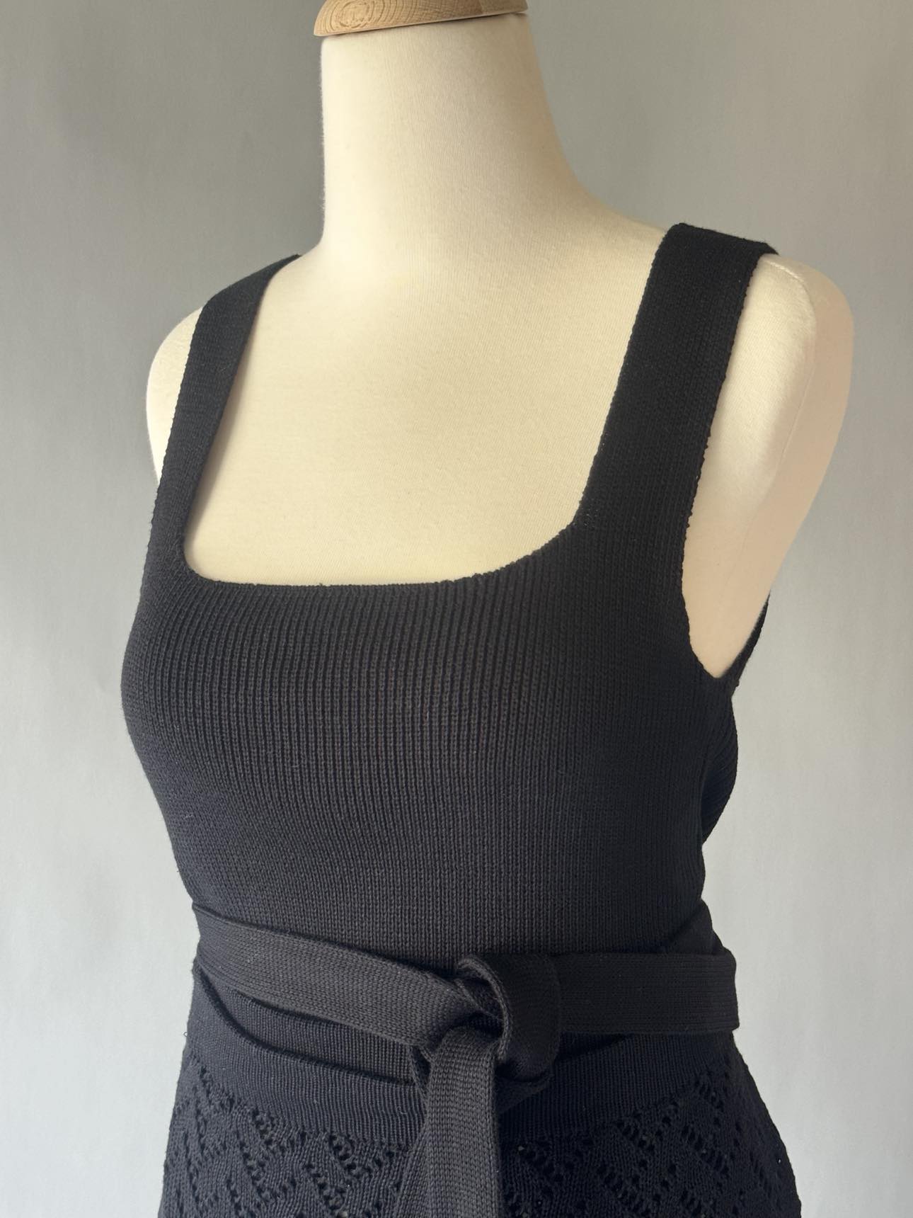 Sleeveless summer cotton top