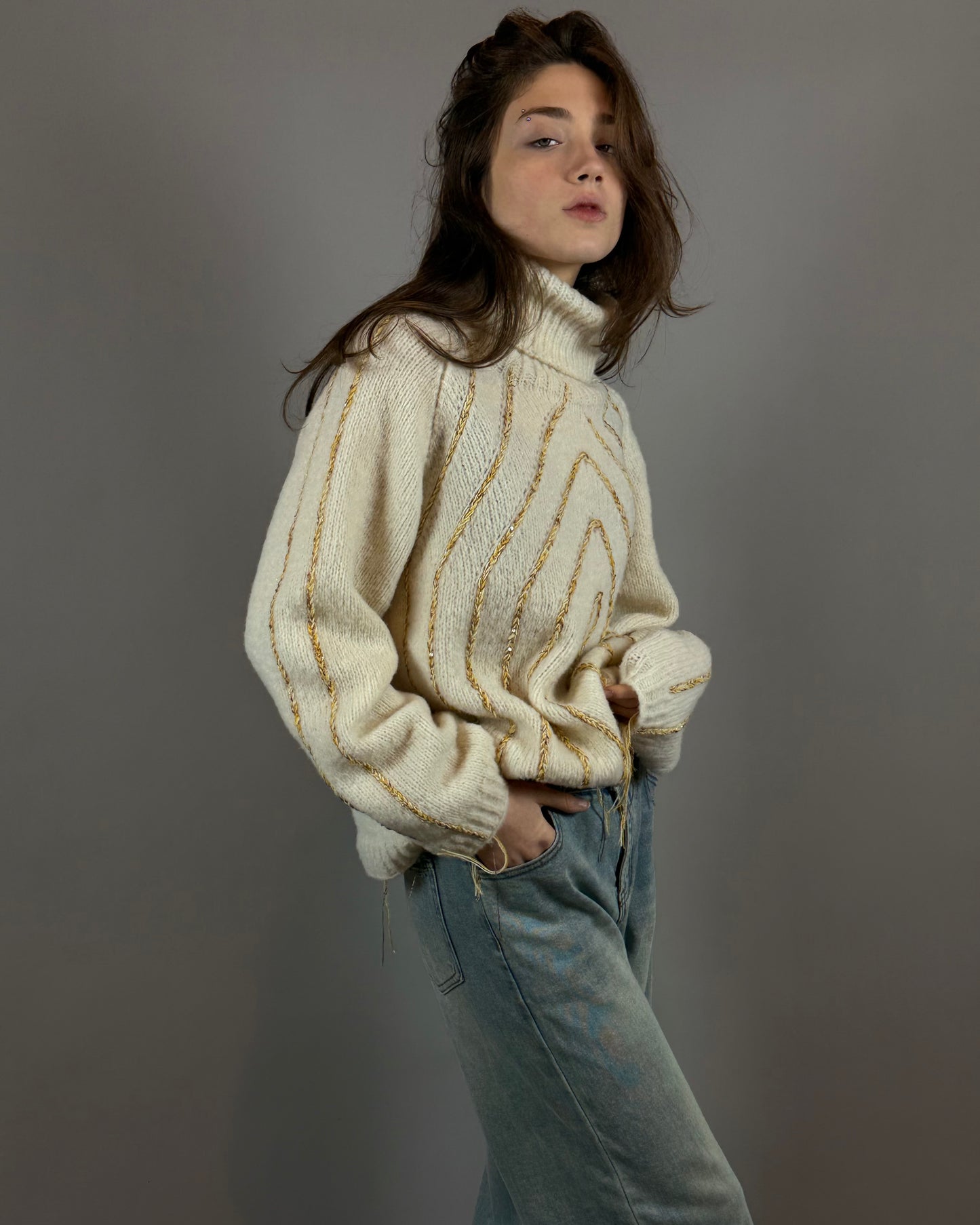 White Pullover