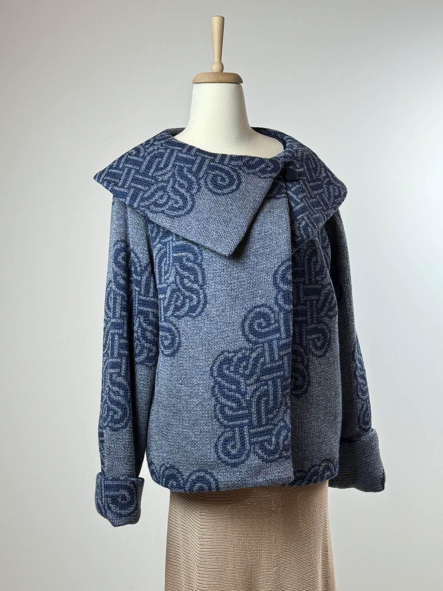 Merino wool ornamental jacket with silk lining