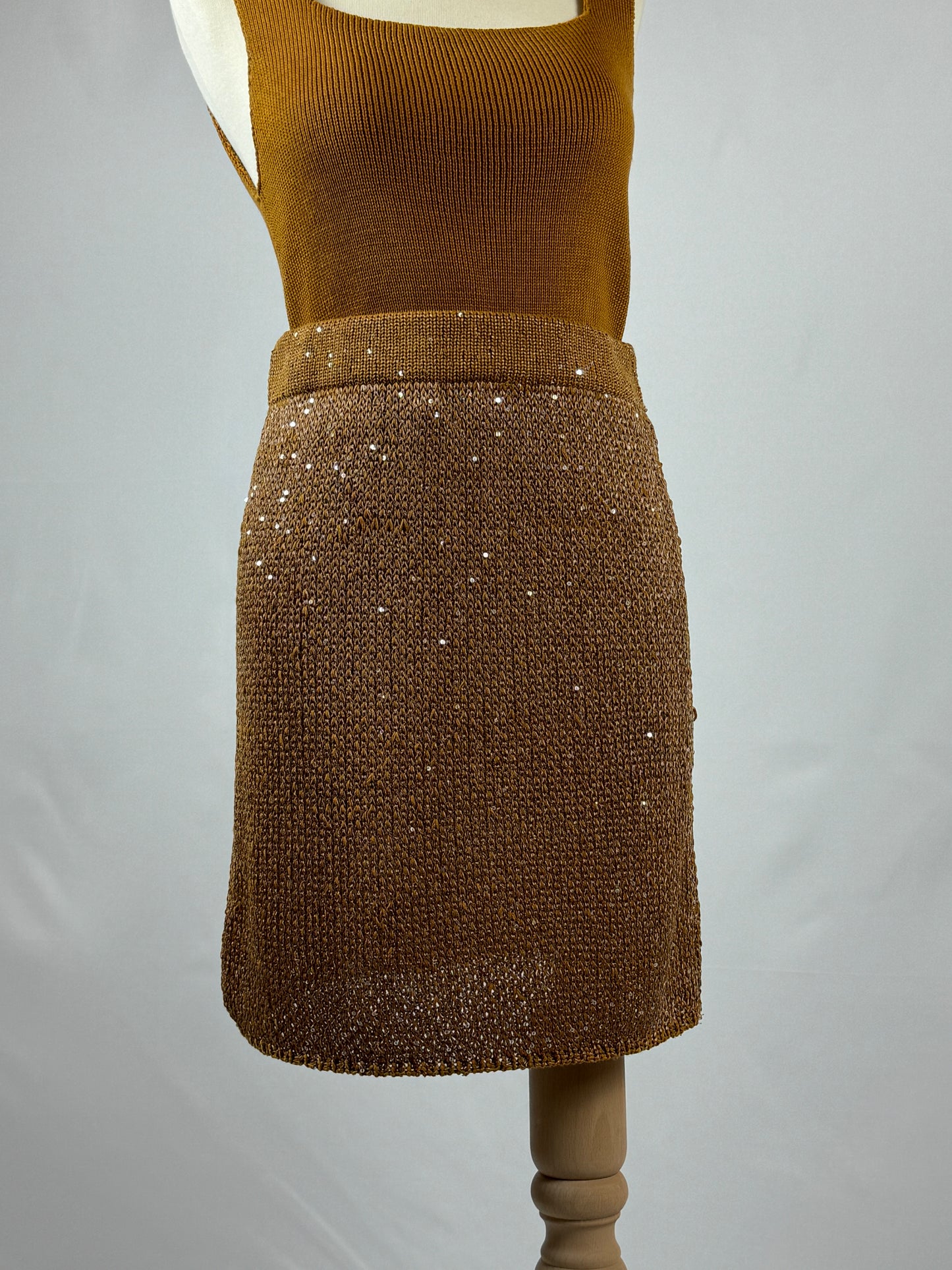 Cotton and paillettes summer skirt