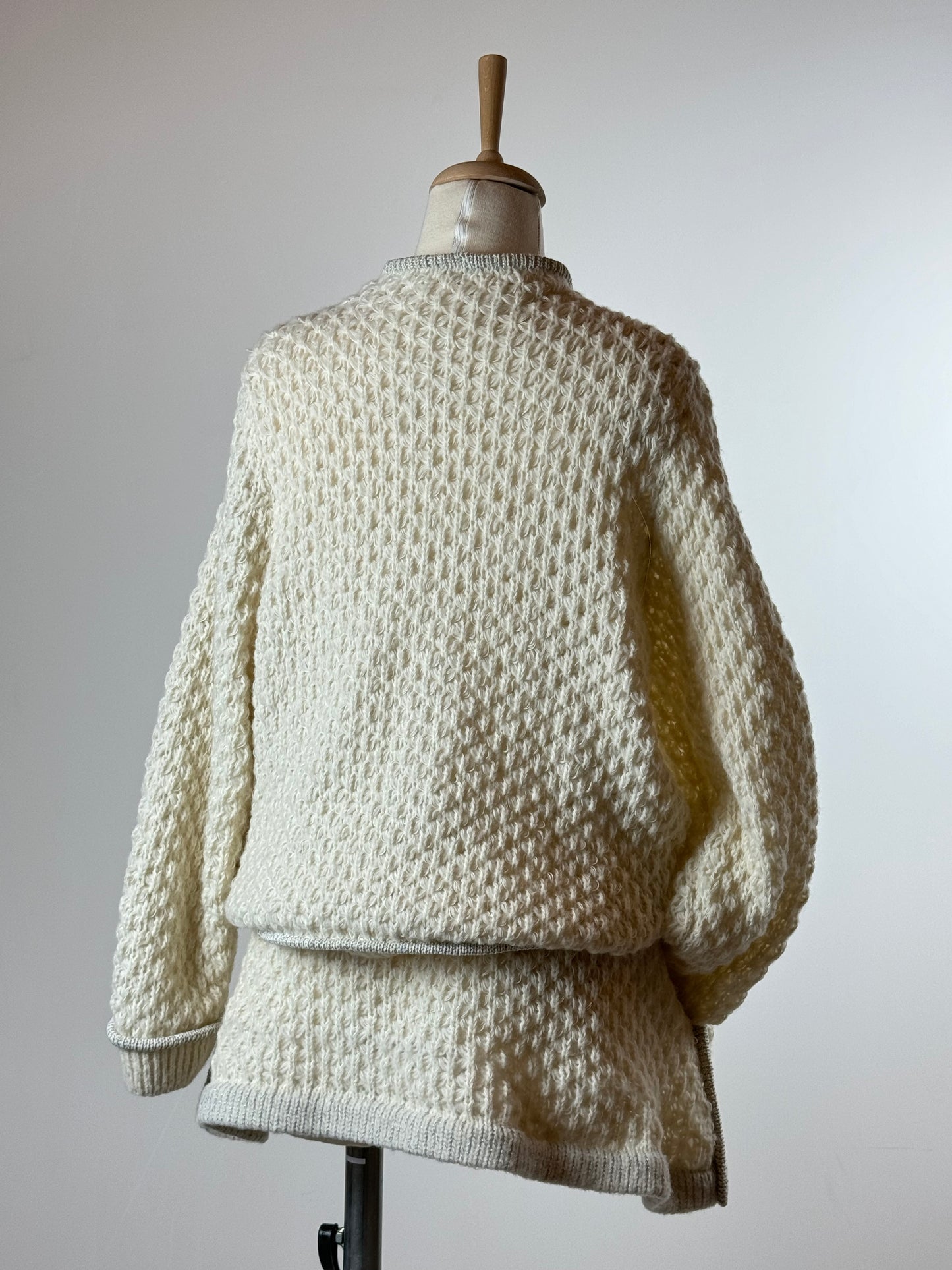 თეთრი ჰაეროვანი შალის ორეული/white airy woolen set